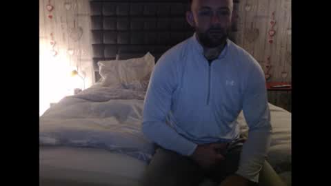 Snapshot of hunterandesme chatting on January 22, 2025, 7:03 am HunterandEsme online show from January 22, 2025, 7:03 am