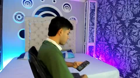 Lucas online show from May 19, 2026, 3:02 am