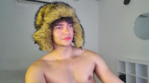 Snapshot of husband_xxx chatting on October 10, 2025, 4:50 pm husband_xxx online show from October 10, 2025, 4:50 pm