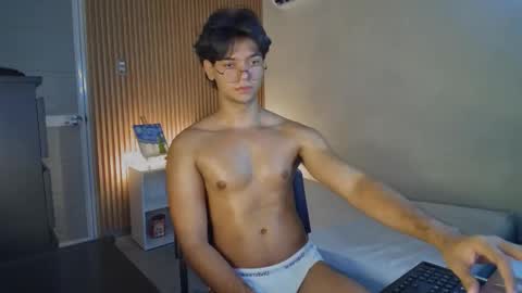 Snapshot of husband_xxx chatting on February 20, 2026, 5:15 am husband_xxx online show from February 20, 2026, 5:15 am