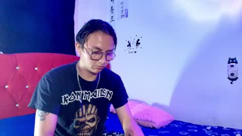 husbands_horny online show from June 21, 2026, 11:02 am