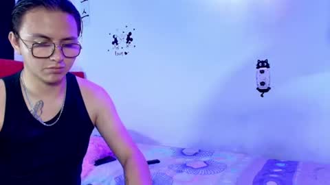 husbands_horny online show from July 11, 2026, 10:29 am