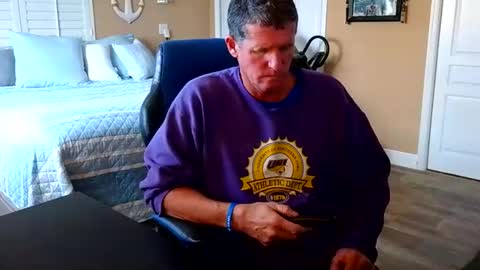 Snapshot of hvacstud4 chatting on February 8, 2026, 6:22 pm hvacstud4 online show from February 8, 2026, 6:22 pm