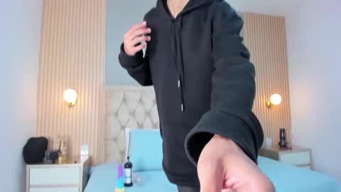 hxxyro online show from March 28, 2026, 1:33 pm