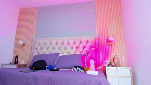 hxxyro online show from April 17, 2026, 1:03 pm