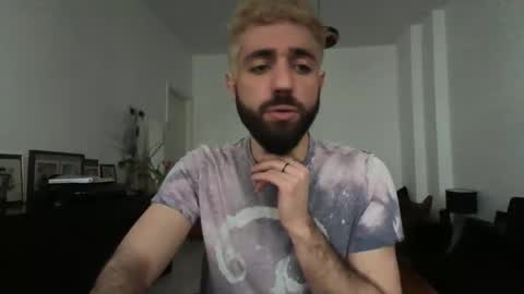 Snapshot of hydraengea chatting on February 22, 2026, 3:32 pm IVY online show from February 22, 2026, 3:32 pm