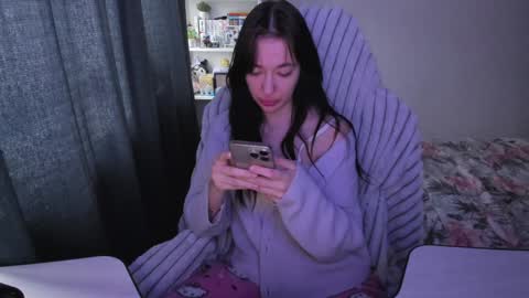 Snapshot of hyorinmaruu chatting on December 8, 2024, 4:25 am maru online show from December 8, 2024, 4:25 am