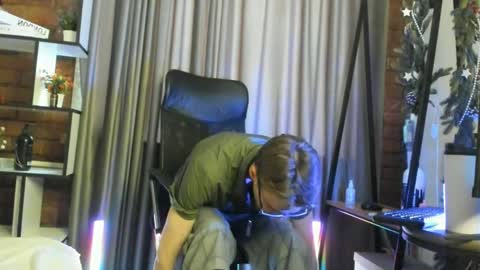 Snapshot of hyper_muse chatting on April 17, 2026, 2:31 pm hyper_muse online show from April 17, 2026, 2:31 pm