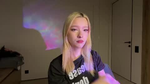 Anny online show from June 21, 2026, 5:04 pm