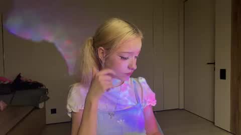 Anny online show from June 22, 2026, 5:43 pm