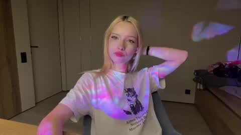 Anny online show from June 24, 2026, 6:18 pm