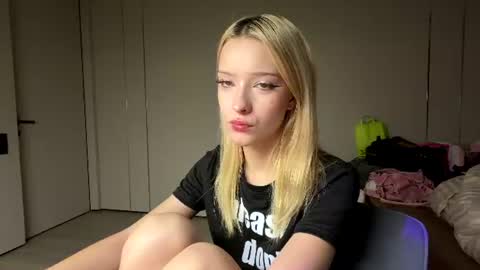 Anny online show from July 8, 2026, 6:34 pm