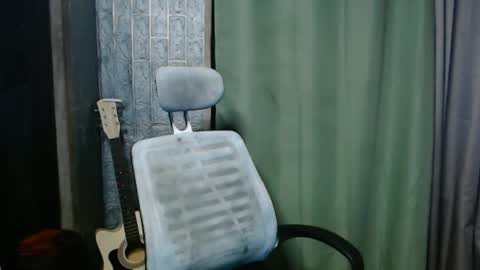 Snapshot of i_am_asian90 chatting on January 25, 2025, 6:35 pm Kim online show from January 25, 2025, 6:35 pm