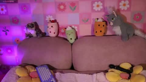 i_am_miuu online show from July 23, 2026, 5:16 am