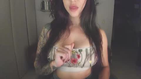 Lana Banana online show from November 3, 2025, 3:52 am