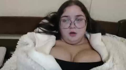 Snapshot of i_fucked_u_yesterday chatting on October 4, 2025, 10:19 pm Dominika online show from October 4, 2025, 10:19 pm