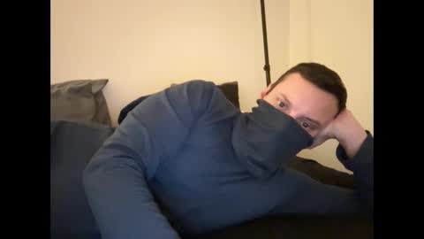 Snapshot of i_o_ro chatting on December 9, 2024, 7:17 am i o ro online show from December 9, 2024, 7:17 am