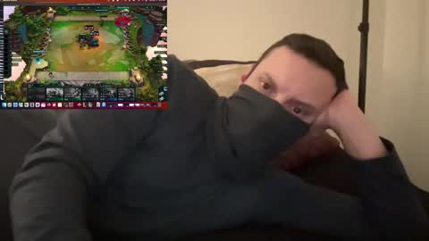 Snapshot of i_o_ro chatting on December 18, 2024, 6:32 am i o ro online show from December 18, 2024, 6:32 am