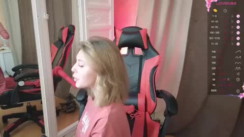 Aysi online show from October 22, 2025, 3:12 pm