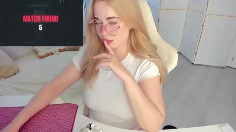 Snapshot of i_want_you_eva chatting on May 16, 2026, 3:22 pm HiI am EvaPVT is open online show from May 16, 2026, 3:22 pm