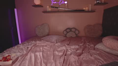 Snapshot of iam_eli chatting on February 15, 2026, 1:24 am online show from February 15, 2026, 1:24 am