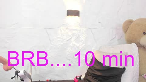 iam_lilo online show from January 8, 2025, 1:53 am