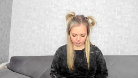 Venus online show from March 6, 2025, 9:03 am