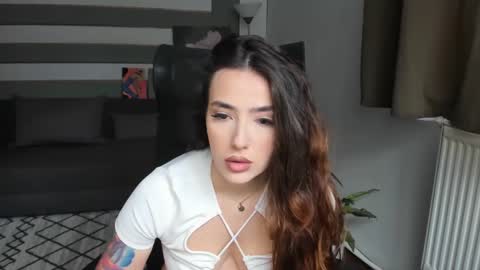 Baby Gal online show from December 12, 2024, 9:19 am