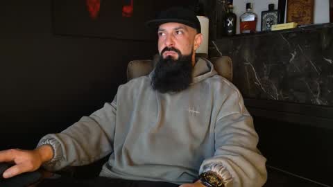 Snapshot of iamalexander_ chatting on November 19, 2025, 6:02 am Lex online show from November 19, 2025, 6:02 am