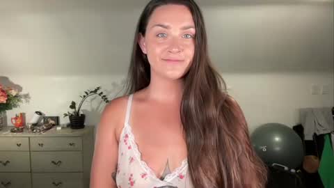 Crystal online show from June 13, 2026, 11:02 pm