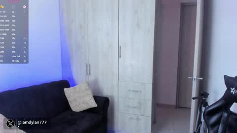 Dylan  independent model  online show from March 6, 2025, 10:04 pm