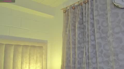 Juliiiiian online show from January 31, 2025, 11:24 am