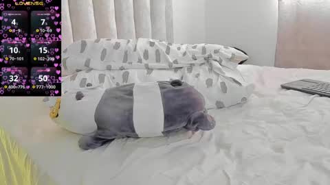 Juliiiiian online show from March 12, 2025, 1:40 pm