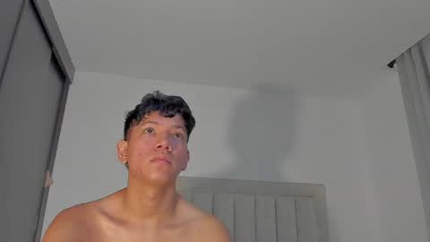 Snapshot of iamjulian_ chatting on May 10, 2026, 11:48 am Juliiiiian online show from May 10, 2026, 11:48 am
