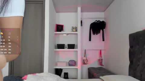 Snapshot of iamjulietaa chatting on September 24, 2025, 6:44 pm online show from September 24, 2025, 6:44 pm