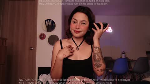 Snapshot of iamjulietaaa chatting on December 10, 2024, 1:54 am Julieta online show from December 10, 2024, 1:54 am