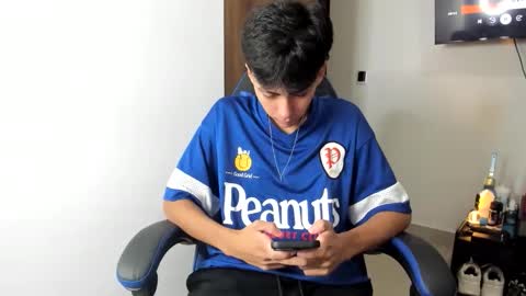 Snapshot of iammaik chatting on May 19, 2026, 10:16 pm iammaik online show from May 19, 2026, 10:16 pm