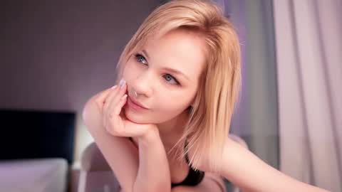 Snapshot of iamninamint chatting on January 18, 2025, 5:59 pm Nina online show from January 18, 2025, 5:59 pm