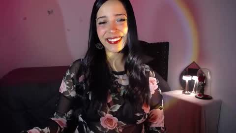 Snapshot of iamroxanne chatting on December 18, 2024, 1:15 am Camila online show from December 18, 2024, 1:15 am