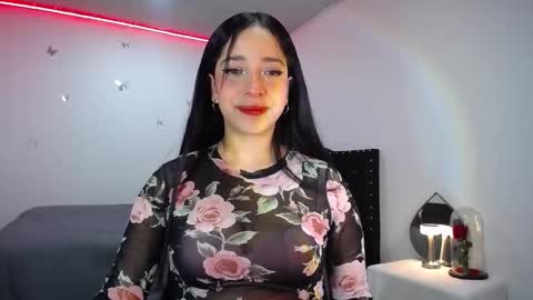 Snapshot of iamroxanne chatting on December 23, 2024, 2:56 am Camila online show from December 23, 2024, 2:56 am