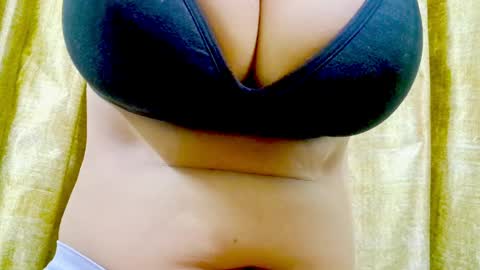 Snapshot of iamsomeone1234 chatting on May 15, 2026, 6:53 am Iamnidhicam online show from May 15, 2026, 6:53 am