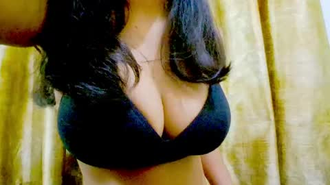Snapshot of iamsomeone1234 chatting on May 15, 2026, 6:59 pm Iamnidhicam online show from May 15, 2026, 6:59 pm