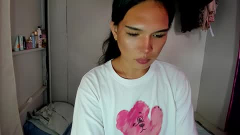 Snapshot of iamyourdesire_ chatting on March 26, 2026, 5:46 am shhh online show from March 26, 2026, 5:46 am