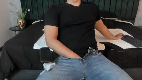 Ian Davis online show from March 5, 2025, 8:21 pm