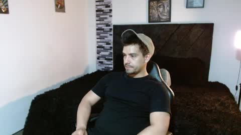 Ian Davis online show from May 11, 2026, 12:49 am