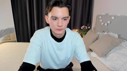 Snapshot of ian_harrickton chatting on February 8, 2026, 5:44 am ian online show from February 8, 2026, 5:44 am