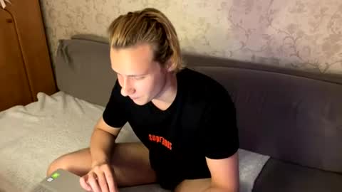 Snapshot of ian_mcflurry chatting on July 16, 2026, 4:35 pm ian_mcflurry online show from July 16, 2026, 4:35 pm