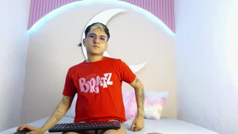 ian_storm online show from April 25, 2026, 11:46 am