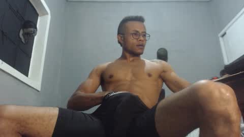 ian_tuner online show from December 5, 2024, 7:06 pm