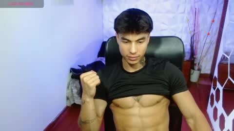 Snapshot of ian_west chatting on April 17, 2026, 8:01 pm Ian online show from April 17, 2026, 8:01 pm